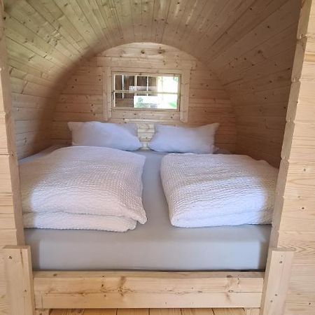 Schlaffass Mit Wellness In Alter Scheune Seinsheim Exterior foto